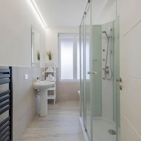 Apartment Lakeview Attico Saini / Centro Storico *