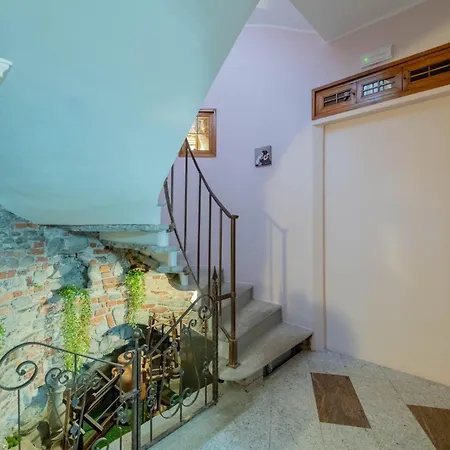 Apartment Lakeview Attico Saini / Centro Storico