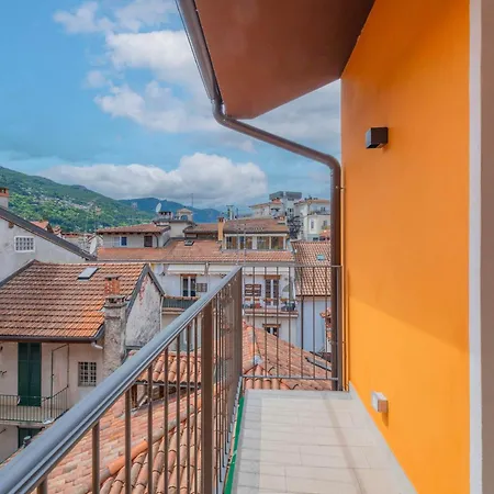 Lakeview Attico Saini / Centro Storico Apartment *