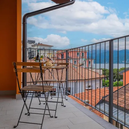 Lakeview Attico Saini / Centro Storico Apartment