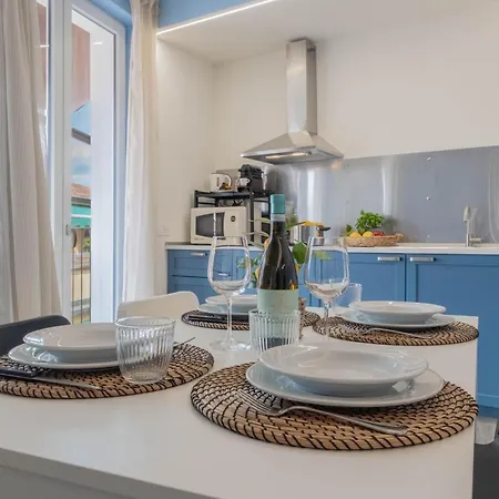 Lakeview Attico Saini / Centro Storico Apartment *